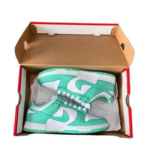 women’s green glow nike dunks